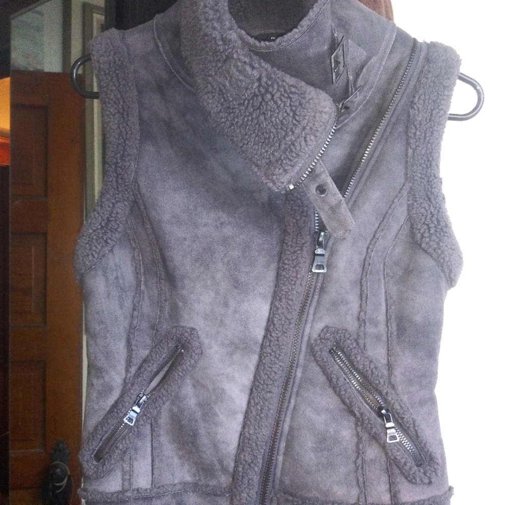 FAB Eco Shearing Look Suede Vest Sz: TP